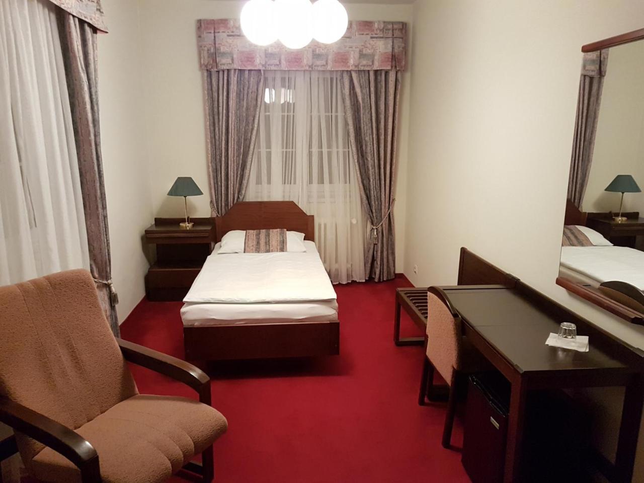 Eurohotel Карловы Вары Экстерьер фото